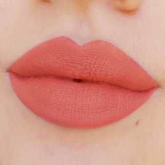 Astra Nawilżająca pomadka do ust w kredce Jumbo Lipstick 33 Blossom Pink 3g