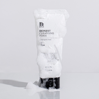 BENTON Łagodna pianka do mycia twarzy Honest Cleansing Foam 150g